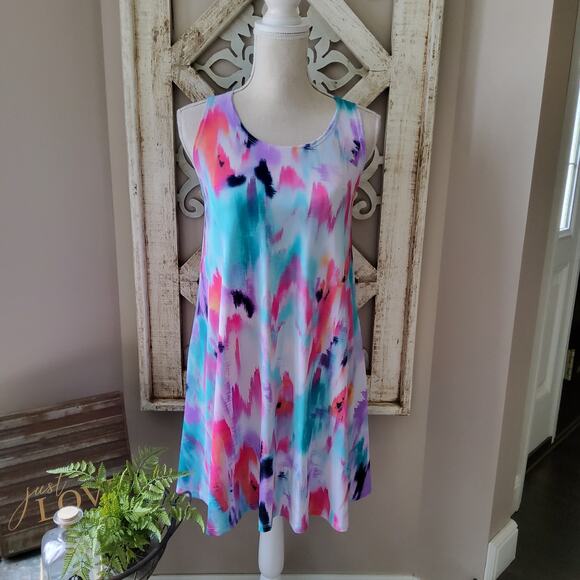 Women's Lightweight A-Line Mini Shift Flowy Swing Dress with Pockets in Tie Dye - Picture 2 of 12
